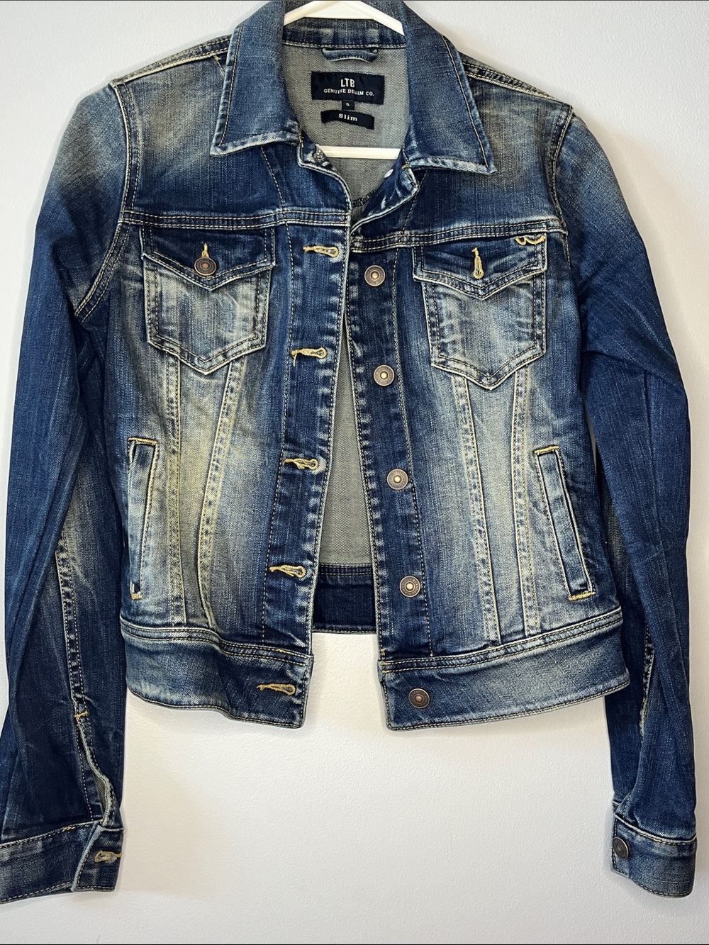 LTB genuine denim co. Jeans women's slim-fit faded blue denim trucker jacket